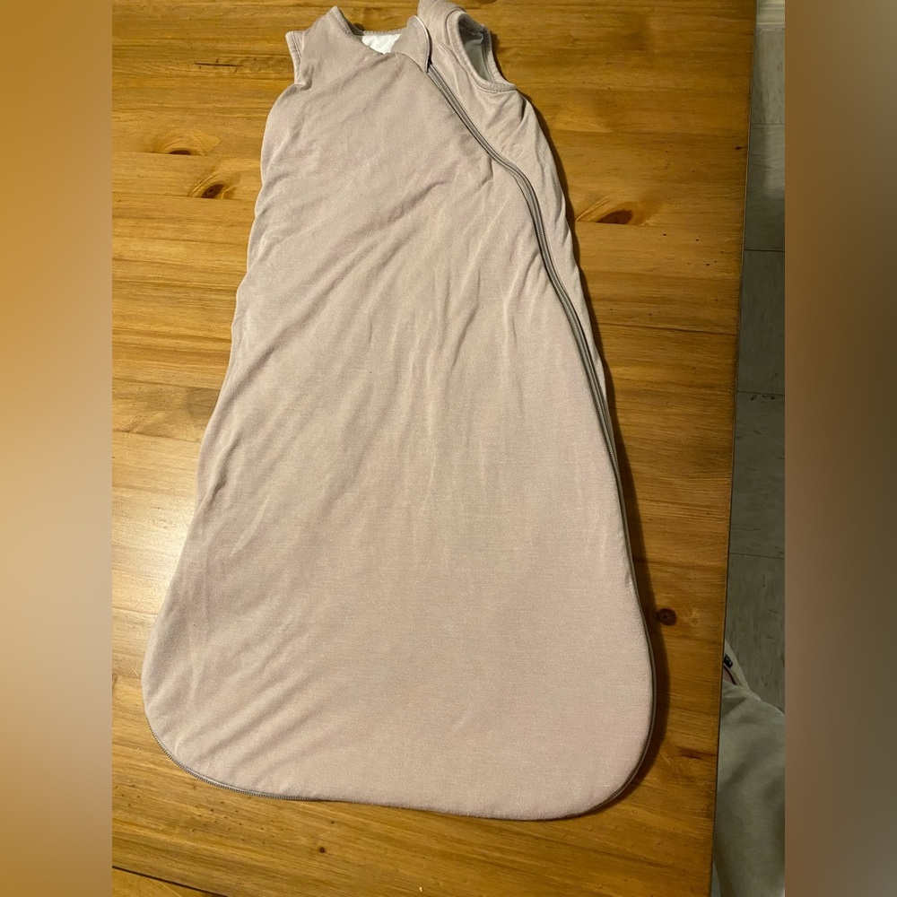 Kyte baby sleep sack in khaki 1.0 tog  size small